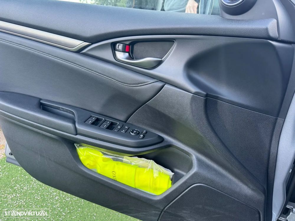 Honda Civic 1.0 i-VTEC Executive Premium - 12