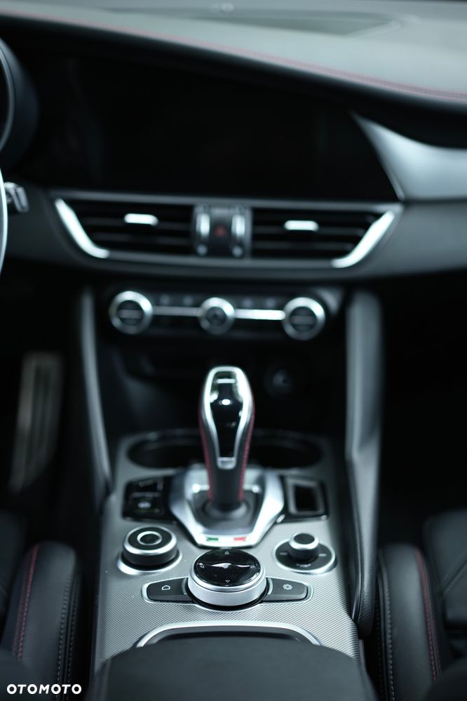 Alfa Romeo Giulia 2.0 Turbo Competizione Q4 - 18