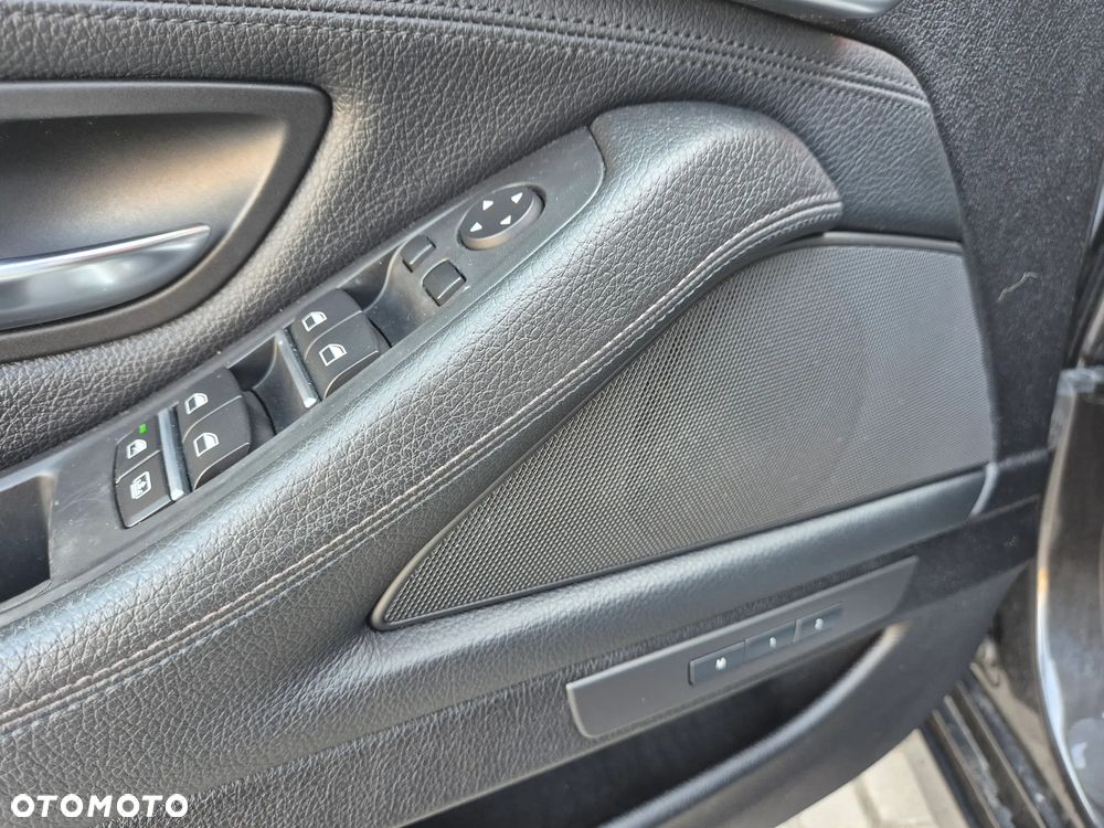 BMW Seria 5 520i Luxury Line - 35