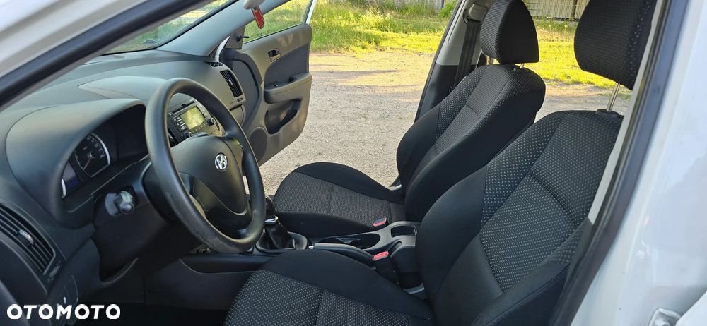 Hyundai i30 1.4 Classic + - 12