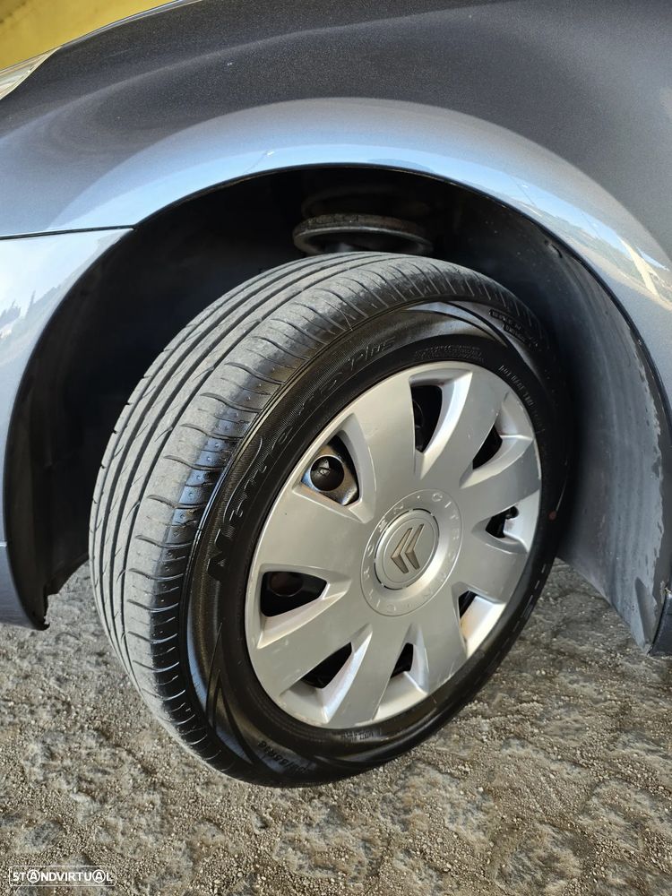 Citroën C4 1.4 16V SX - 23