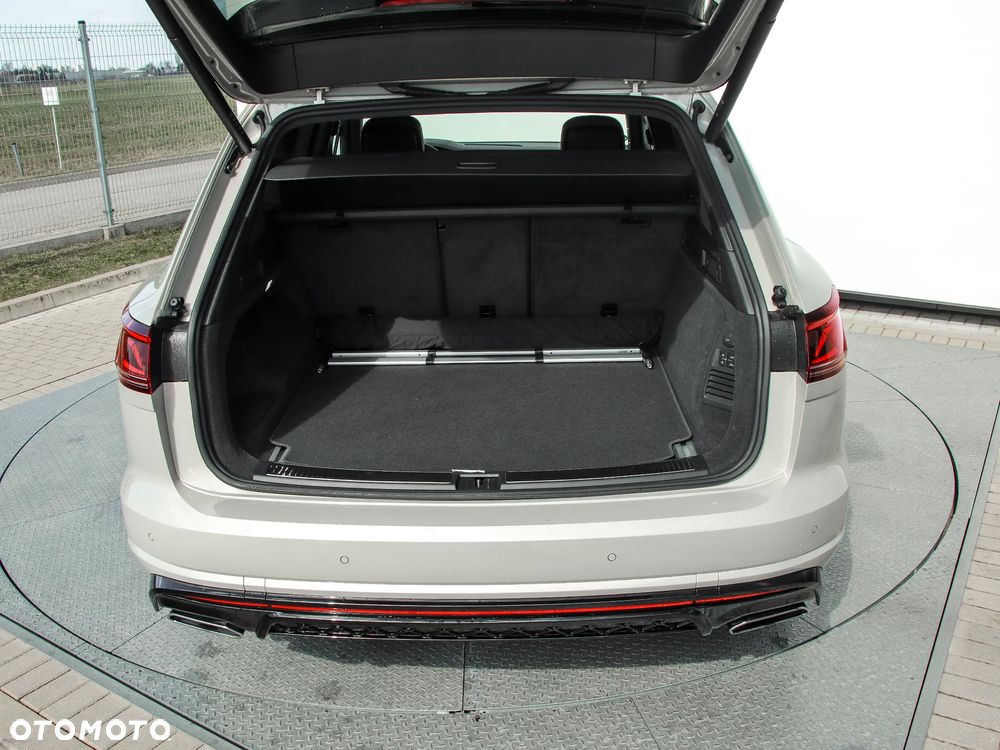 Volkswagen Touareg 3.0 V6 TDI 4Motion R-Line - 10