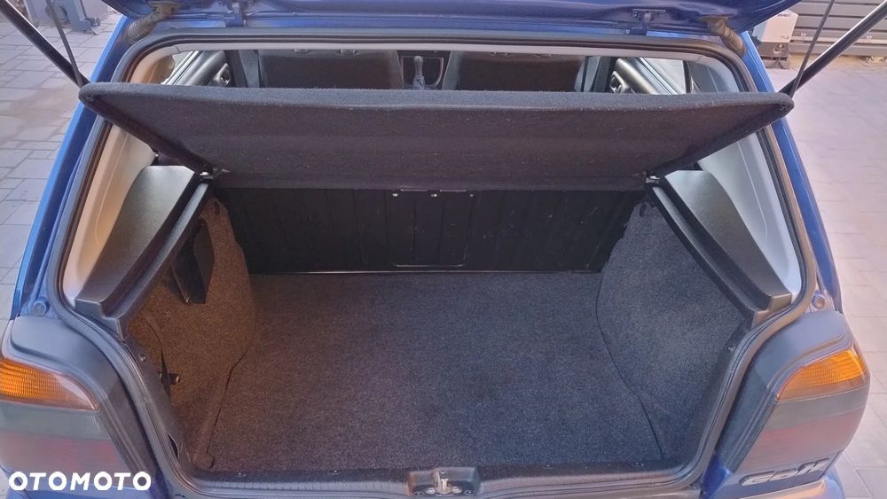 Volkswagen Golf 1.6 - 22