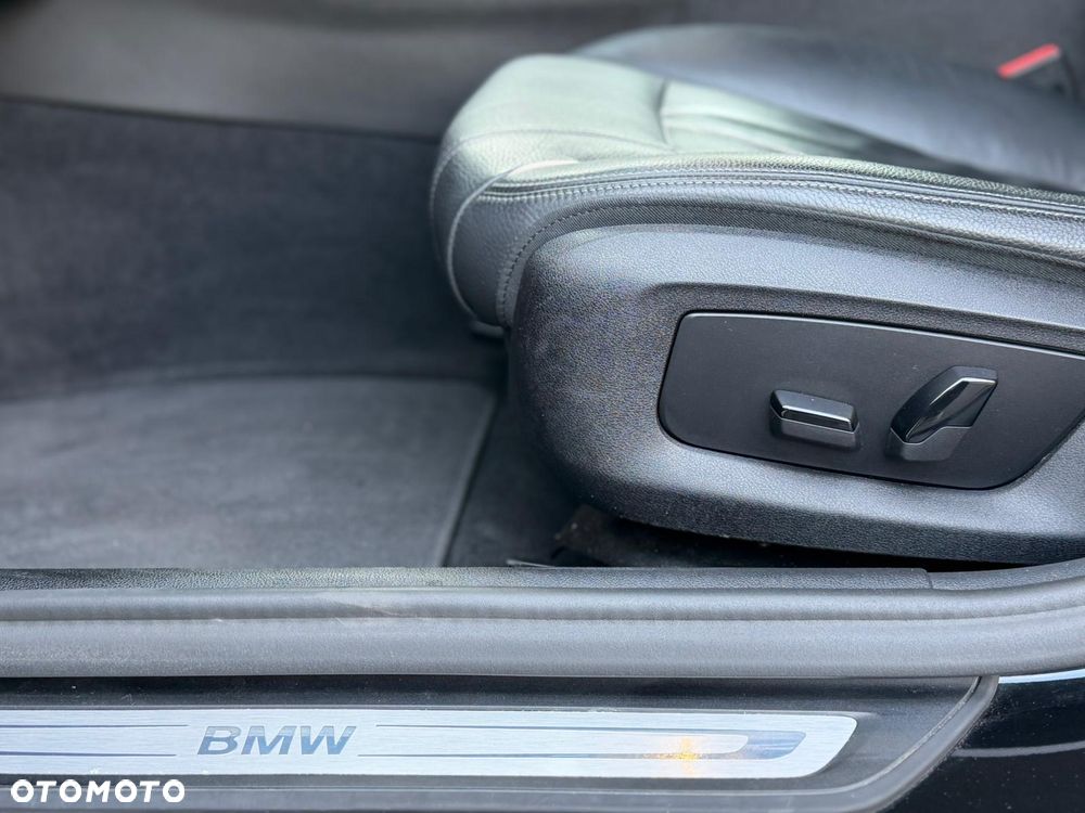 BMW Seria 5 530e Luxury Line sport - 29