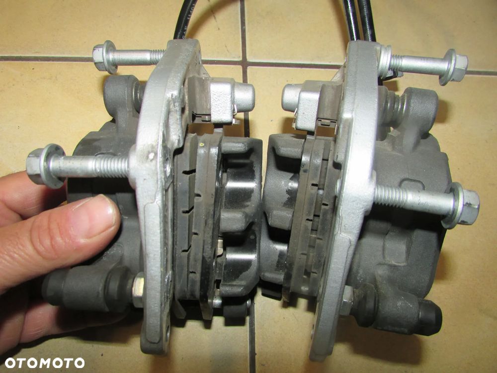 Voge 525 DSX pompa ABS zaciski hamulcowe przód klocki - 3