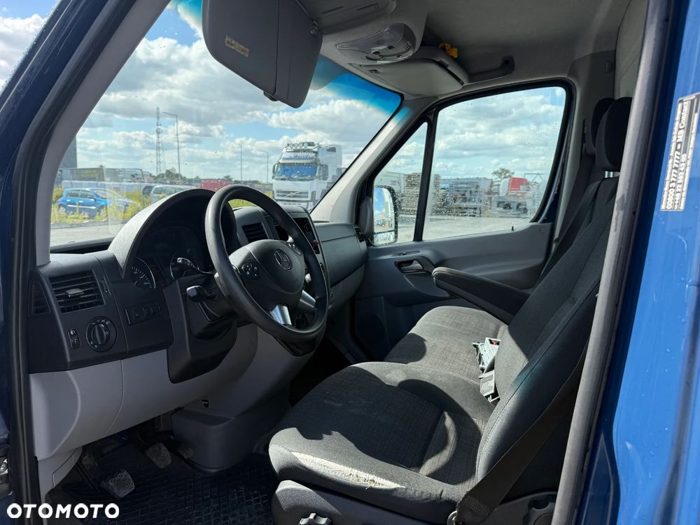 Mercedes-Benz Sprinter - 9