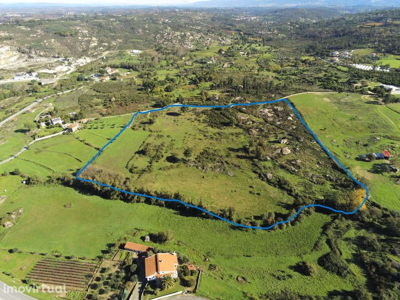 Quinta com Ruina, terreno 5,75Ha, a confrontar com ribeiro - Grande imagem: 5/22