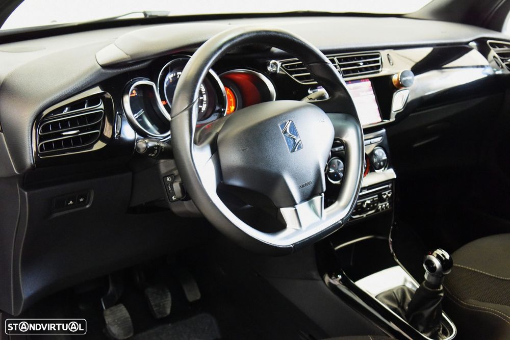 Citroën DS3 1.6 e-HDi So Chic - 12