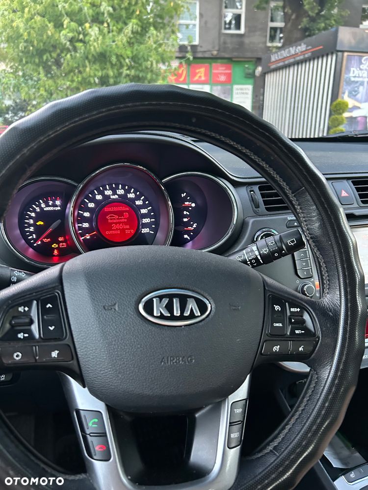 Kia Rio - 8