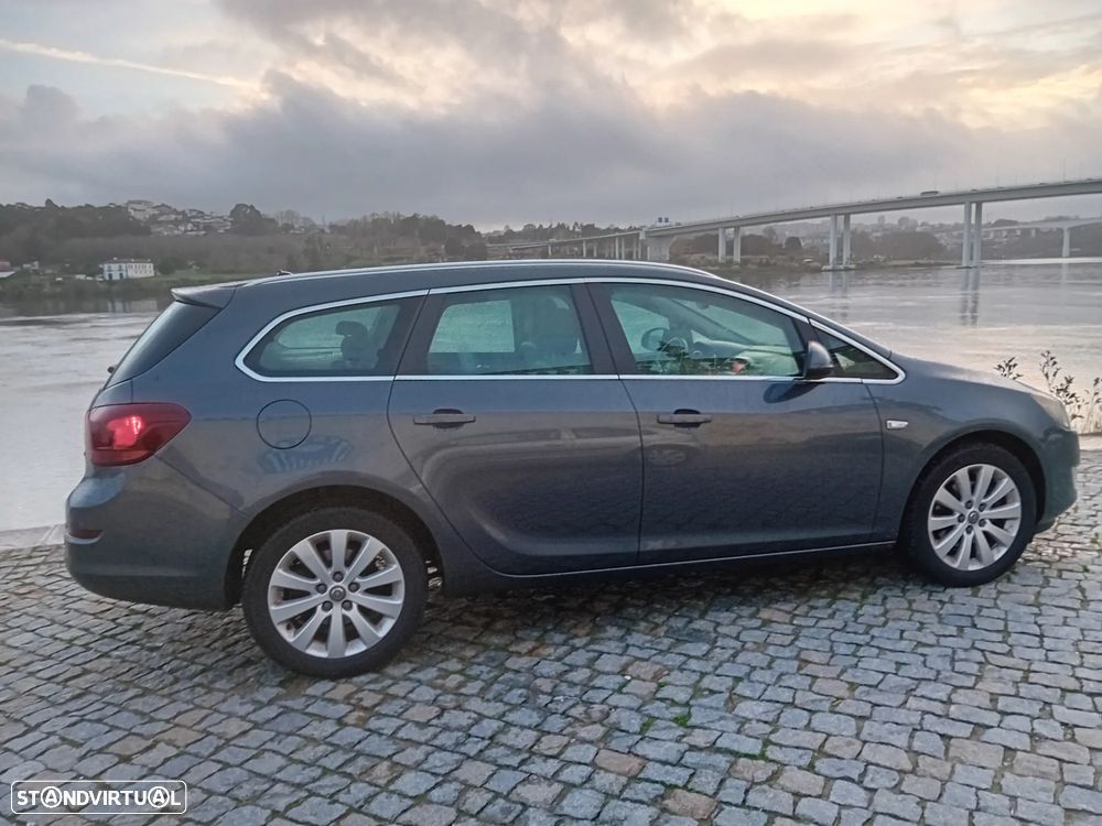 Opel Astra Caravan 1.7 CDTi Cosmo Plus - 24