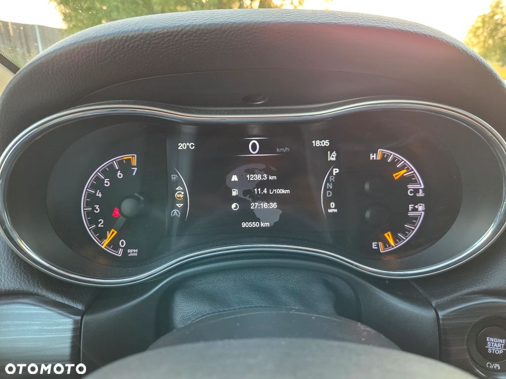 Jeep Grand Cherokee - 23