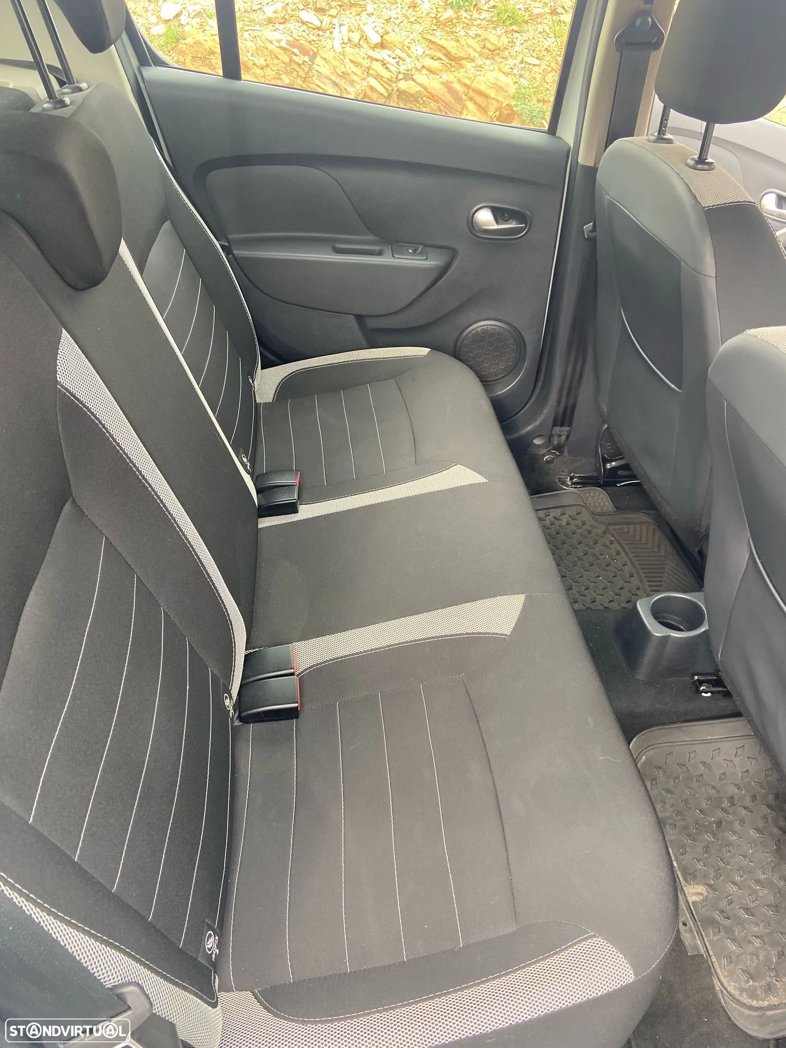 Dacia Sandero 1.5 Blue dCi Stepway - 7