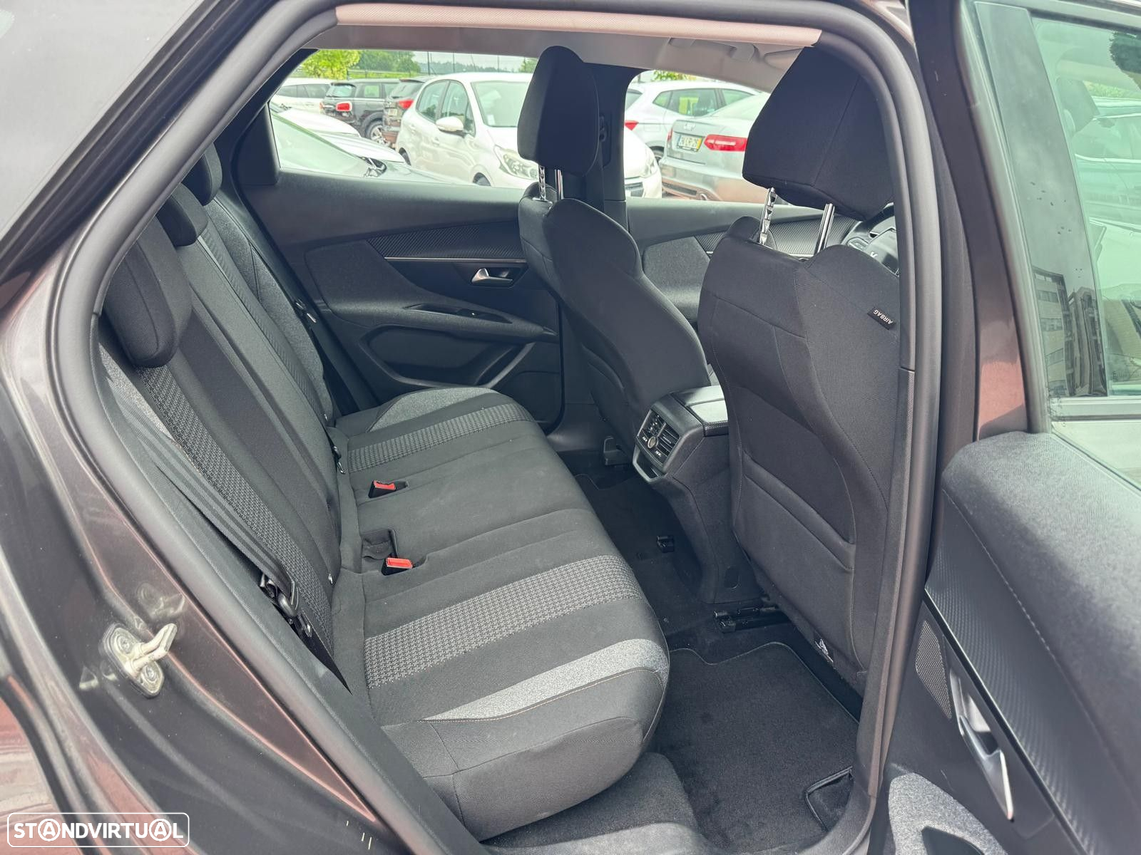 Peugeot 3008 1.5 BlueHDi Active Pack EAT8 - 19