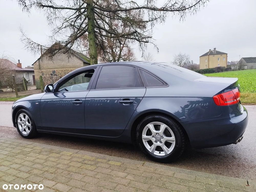 Audi A4 Limousine - 14