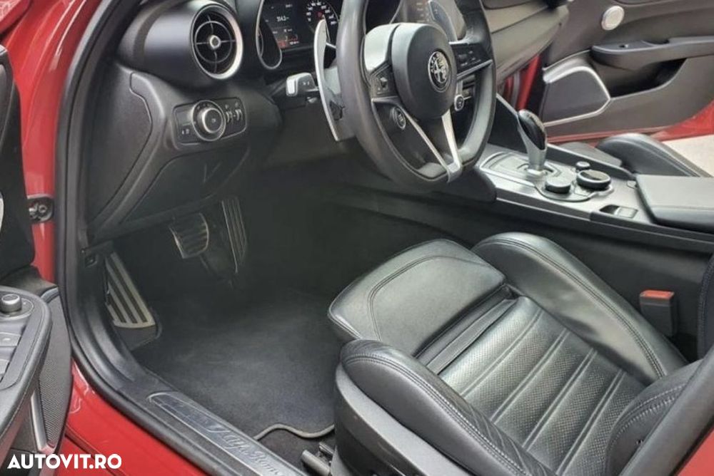 Alfa Romeo Giulia 2.2 JTDM AWD Aut. Veloce - 15