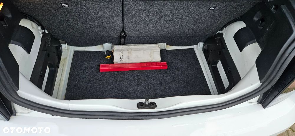 Volkswagen up! 1.0 take - 13