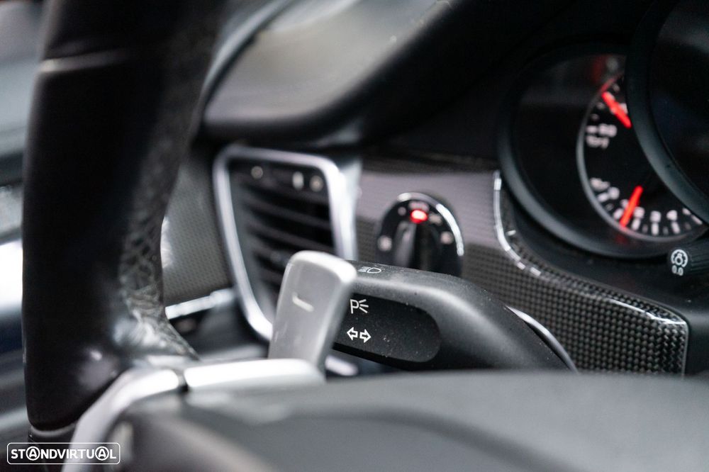 Porsche Panamera Turbo PDK - 48