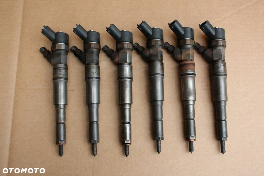Wtryskiwacz DIESEL BMW E46 E39 E38 E53 X5 3.0D M57 7785984 0445110047. - 1