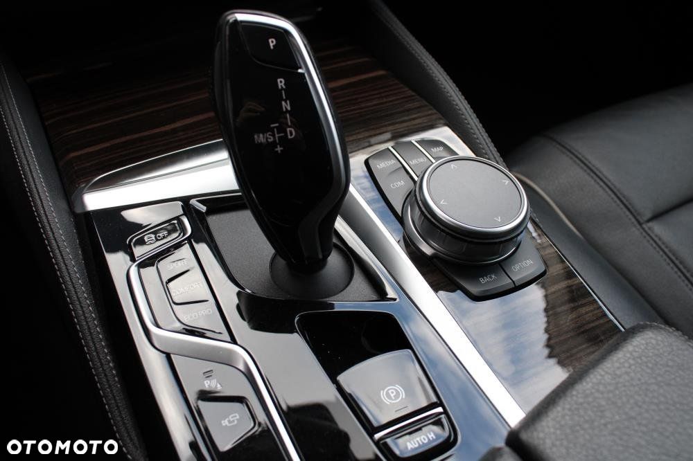 BMW Seria 5 - 21