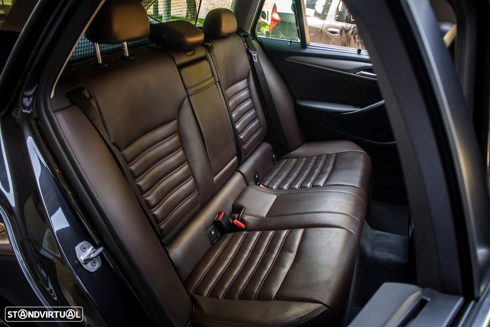 BMW 520 d Line Luxury Auto - 29