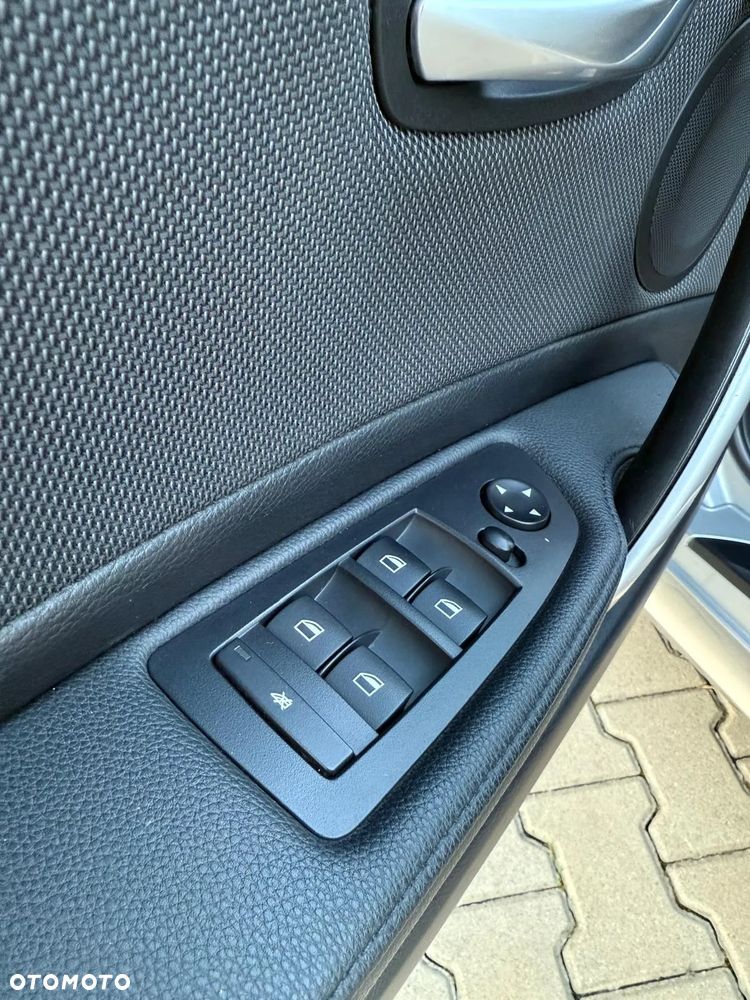 BMW Seria 1 120d DPF - 17