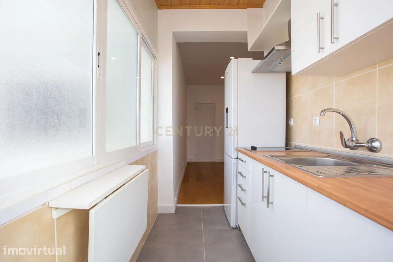 Apartamento T1 para arrendamento em Queijas - Grande imagem: 2/16
