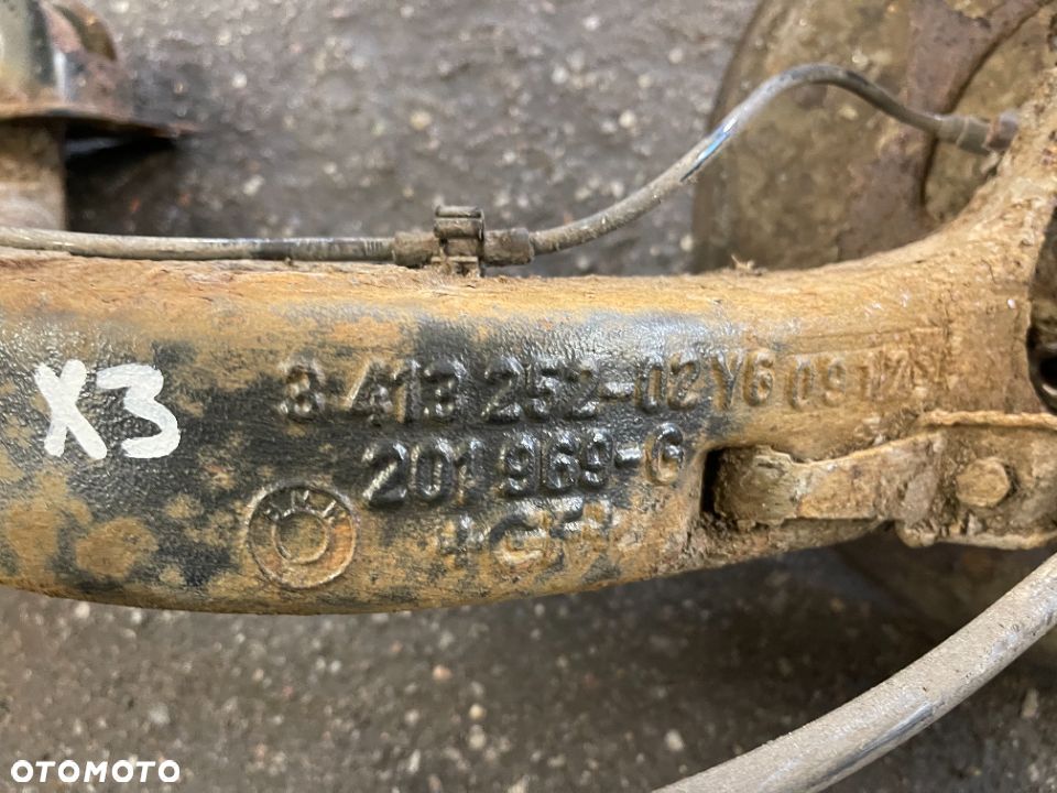 Zwrotnica tylna prawa wahacz czujnik ABS Bmw e83 x3 - 2