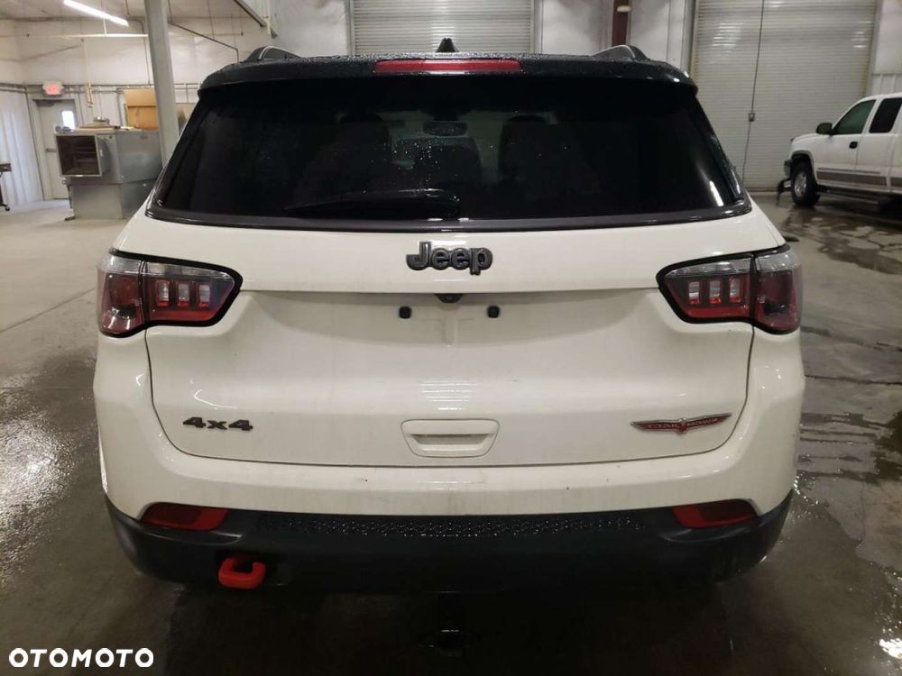 Jeep Compass - 4