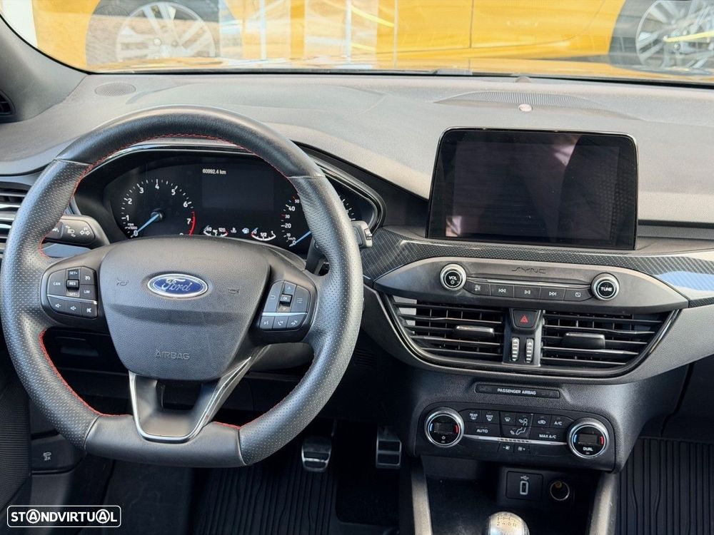 Ford Focus SW 1.0 EcoBoost ST-Line X - 16