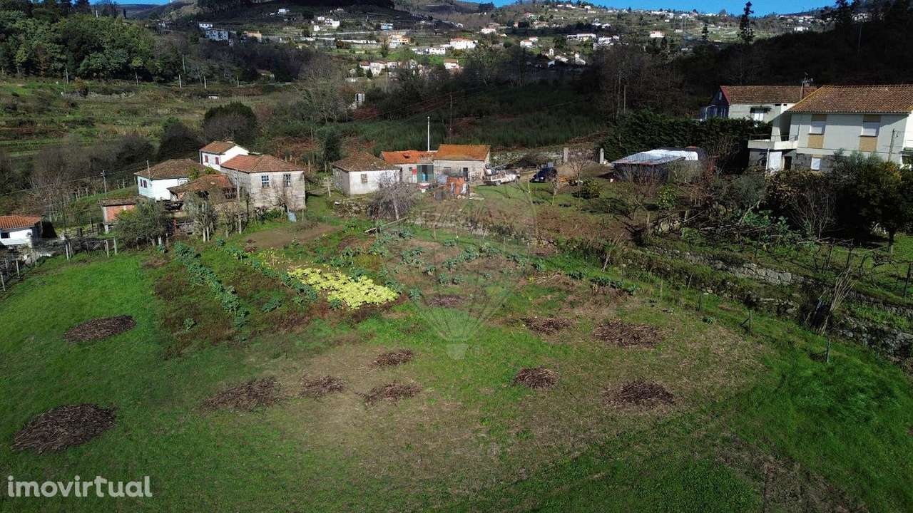 Moradia T2 para venda - Grande imagem: 2/18