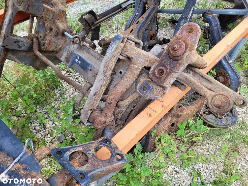 SANKI BELKA KOŁYSKA VW T4 1.9 TD 2.4 D 96-01 - 3