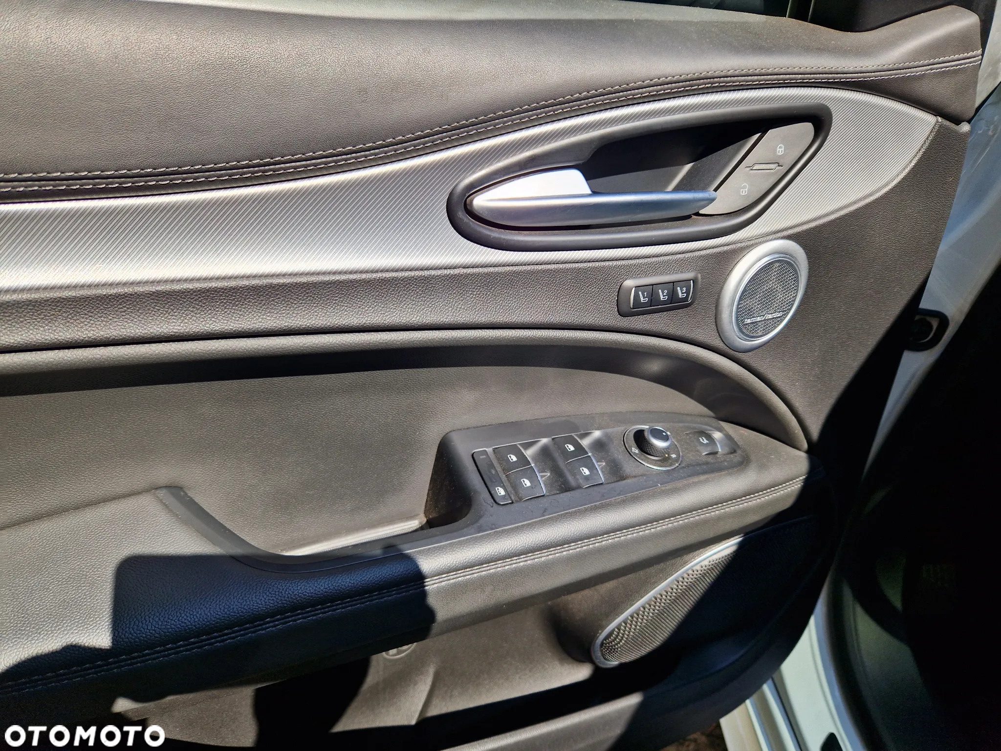 Alfa Romeo Stelvio 2.0 Turbo 16V AT8-Q4 Veloce - 8