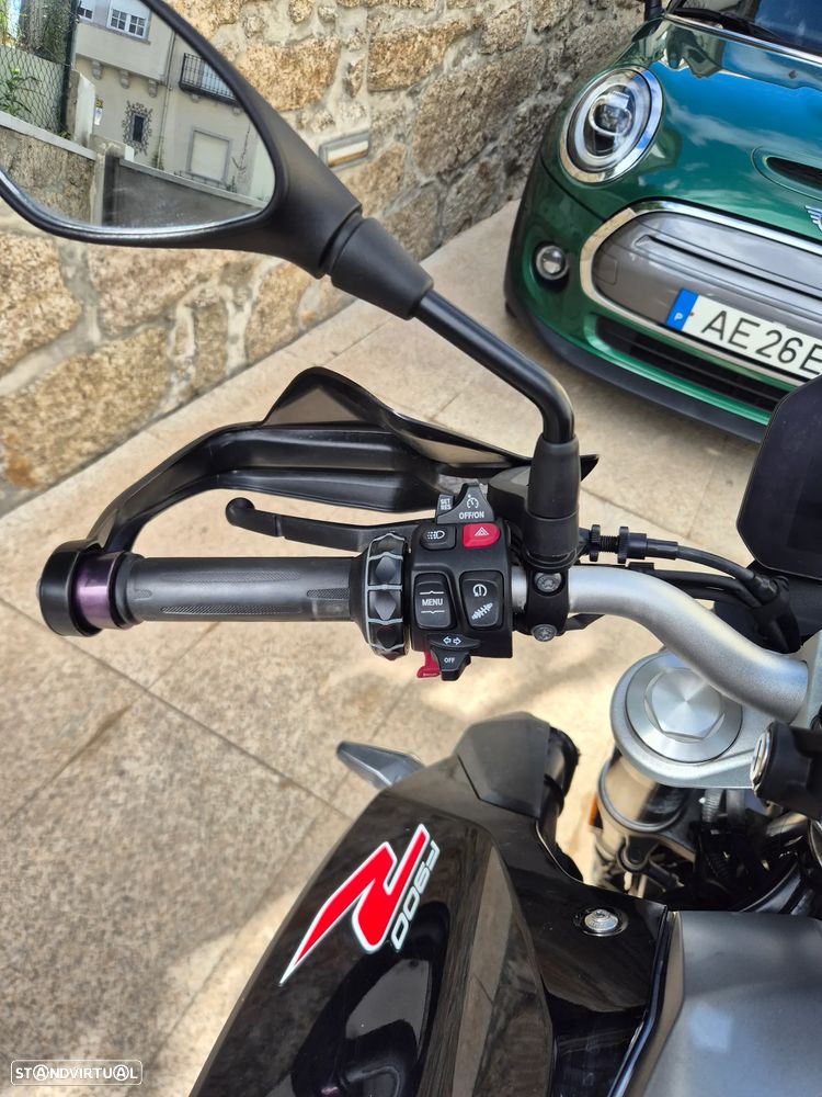 BMW F 900 R BMW QuickShifter Pro, Dynamic ESA - 9