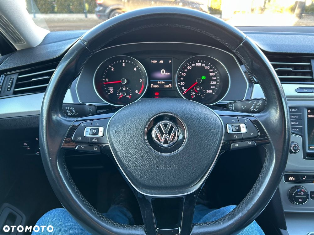 Volkswagen Passat 1.6 TDI (BlueMotion Technology) DSG Comfortline - 15