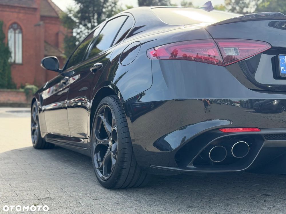 Alfa Romeo Giulia 2.9 V6 Bi-Turbo AT8 Quadrifoglio - 25