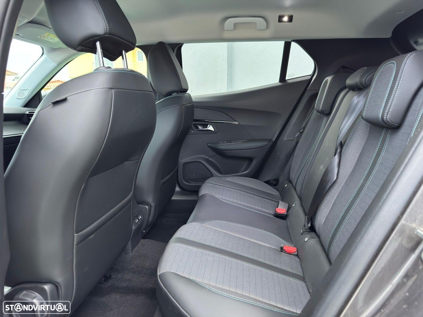 Peugeot 2008 1.5 BlueHDi Allure EAT8 - 6