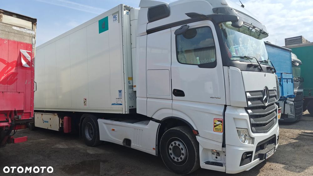 Mercedes-Benz Actros - 3