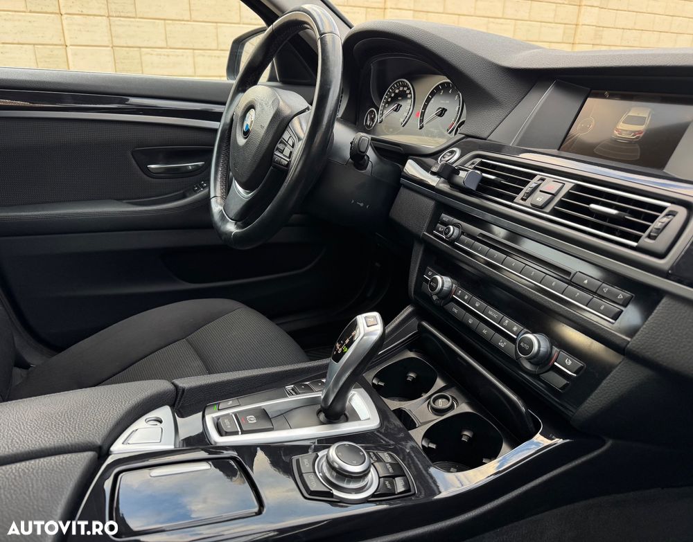 BMW Seria 5 520i Aut. Modern Line - 7