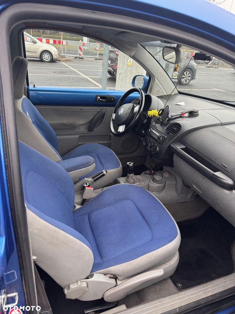 Volkswagen New Beetle - 5