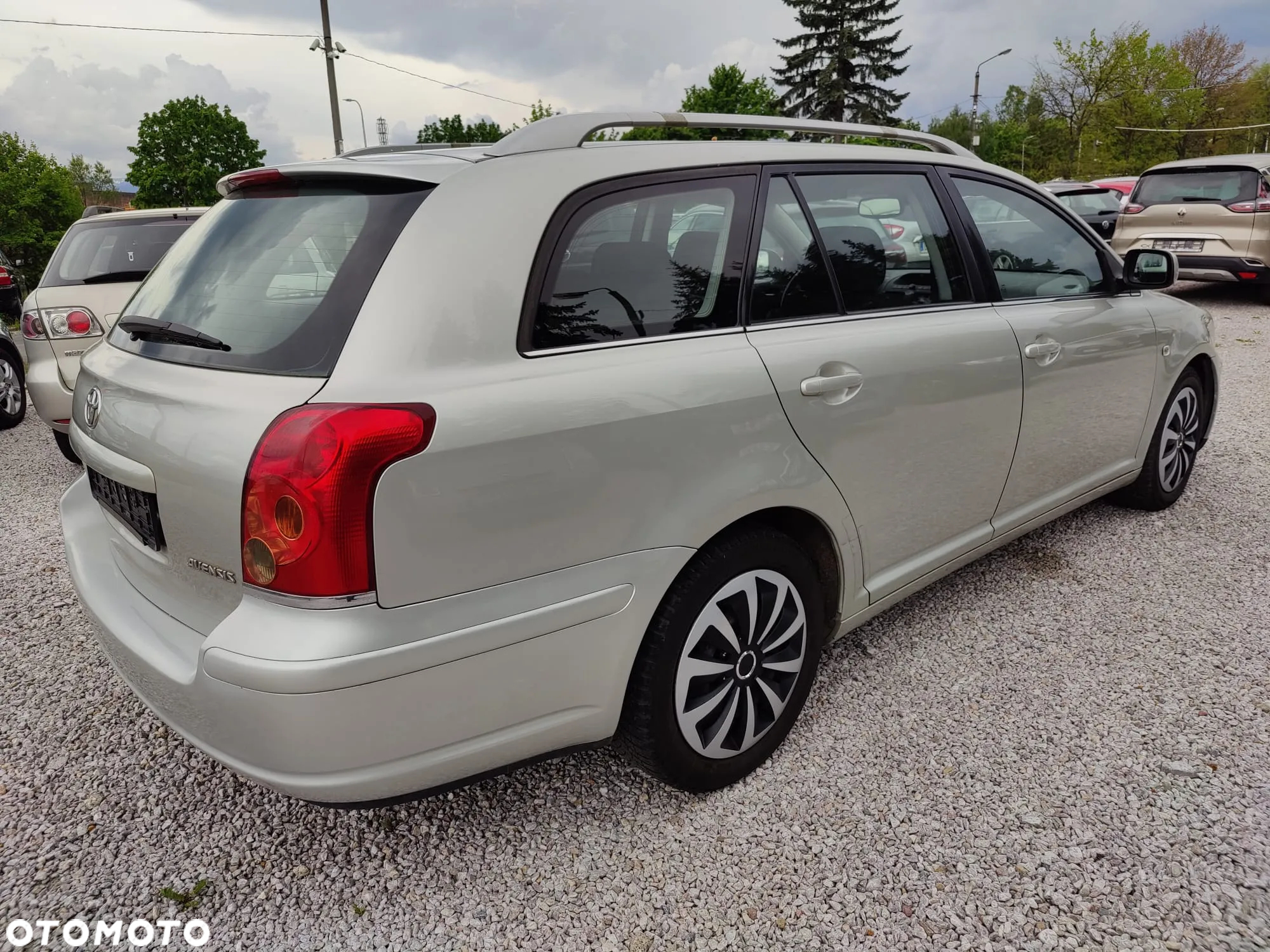 Toyota Avensis - 2