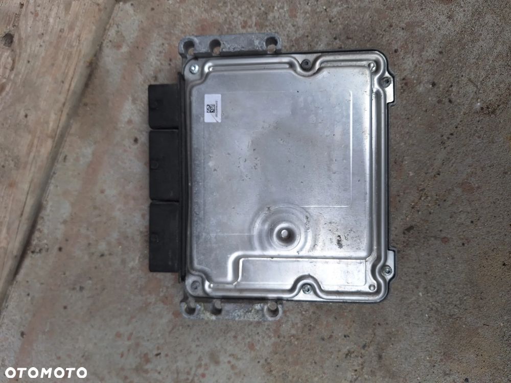 renault clio  1.5 DCI komputer sterownik 0281032811   (51/7) - 4