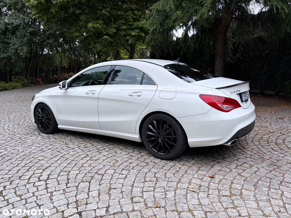 Mercedes-Benz CLA 250 4-Matic - 5