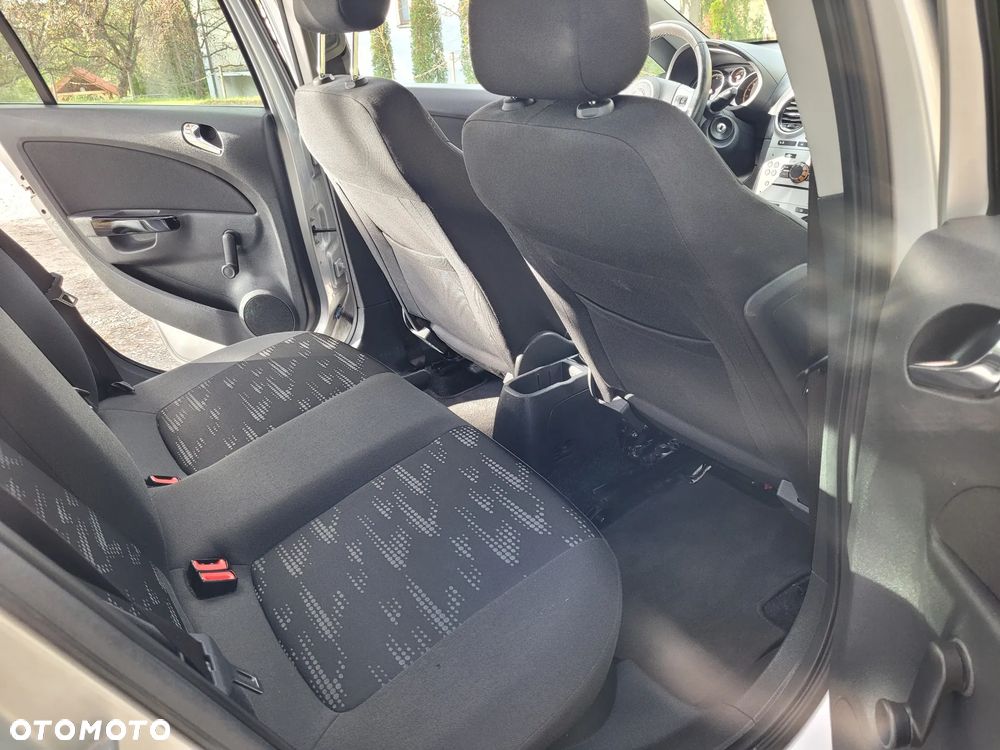 Opel Corsa 1.4 16V Satellite - 4