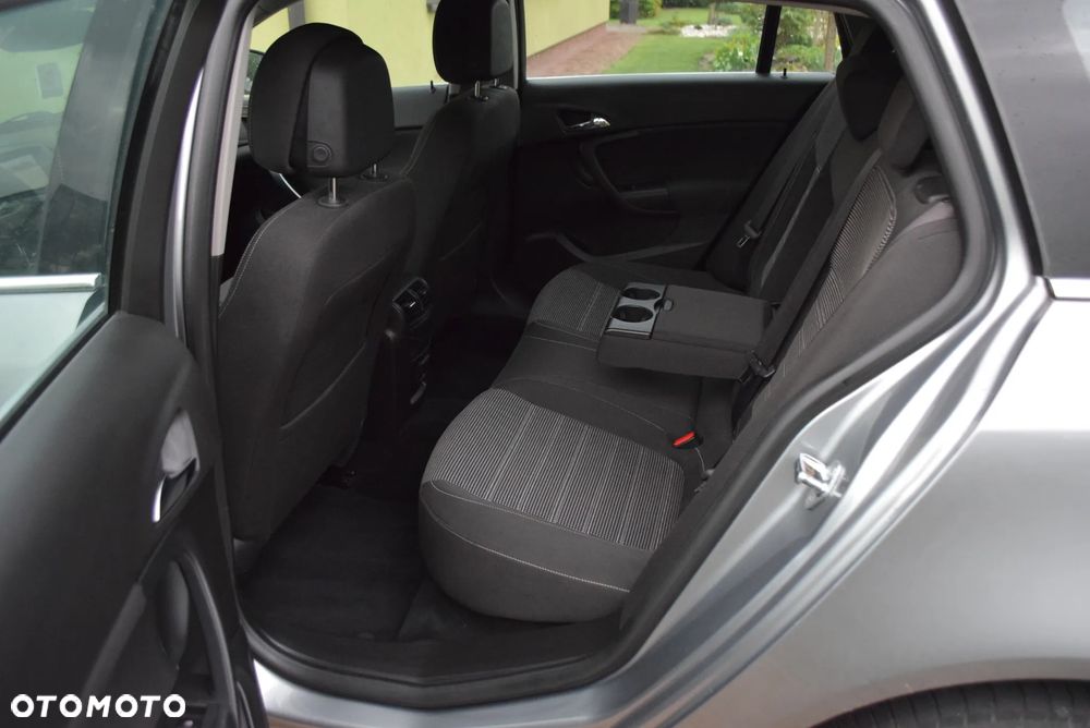 Opel Insignia - 16
