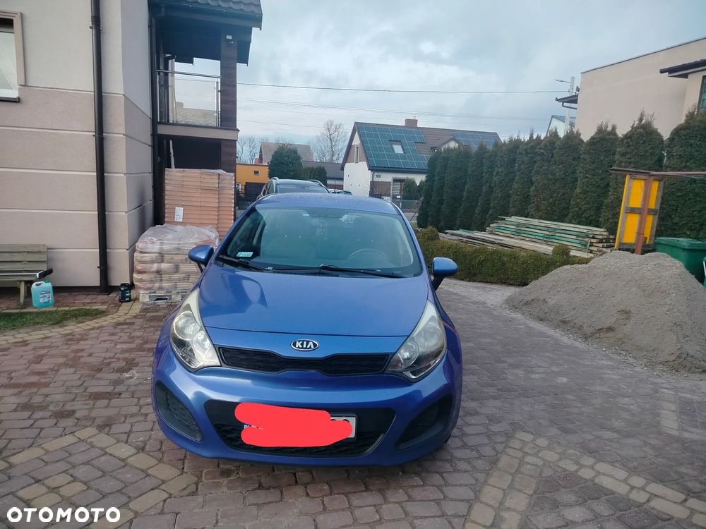 Kia Rio - 11