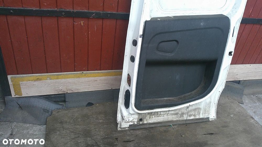 FIAT DOBLO II DRZWI PRAWE BOCZNE PRZESUWNE  249 - 9