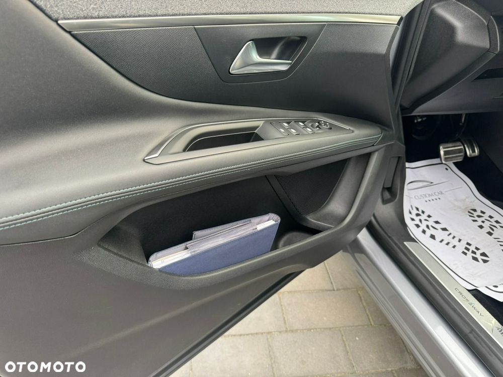Peugeot 3008 1.6 PureTech GPF Crossway S&S EAT8 - 17