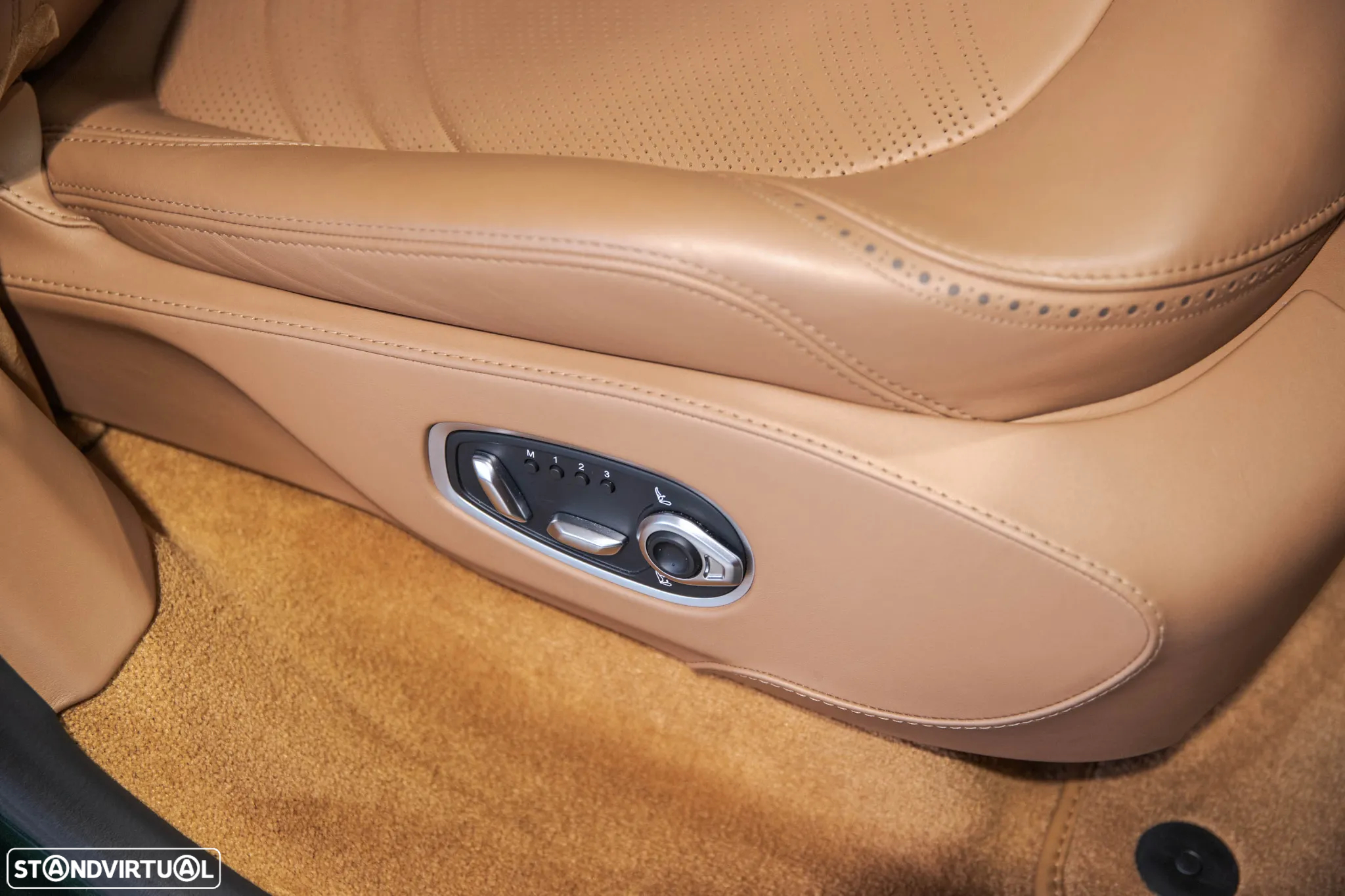 Aston Martin DBX Standard - 37