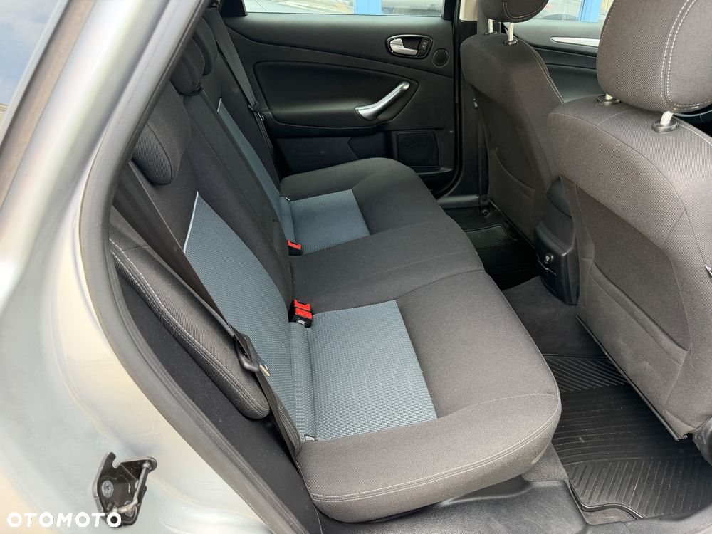 Ford Mondeo 2.0 Silver X - 25