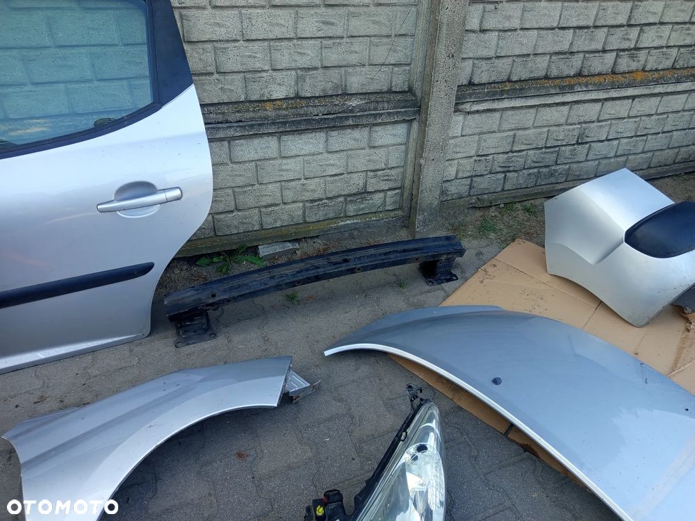 PEUGEOT 207 SW 09r drzwi  tył lampa kombi ezr erzc - 2